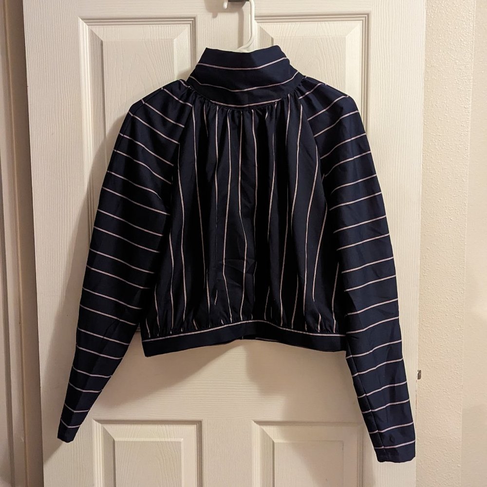 Long sleeve cropped shirt